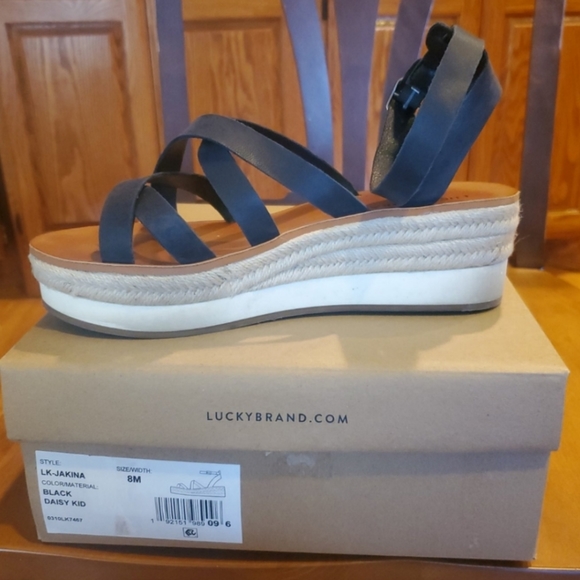 50% OFF Lucky Brand Women's Sandals - Picture 2 of 3